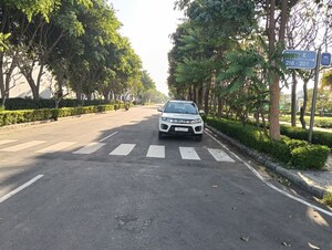 Parking in 2.5 BHK Independent House at DLF Hyde Park, South Mullanpur – for Rent