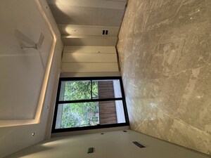 Room in 3 BHK Builder Floor at Safdarjung Enclave – for Sale