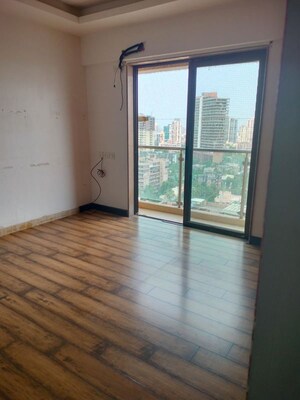 Master Bedroom in 3 BHK Apartment at HDIL Metropolis Residences, Andheri West – for Rent