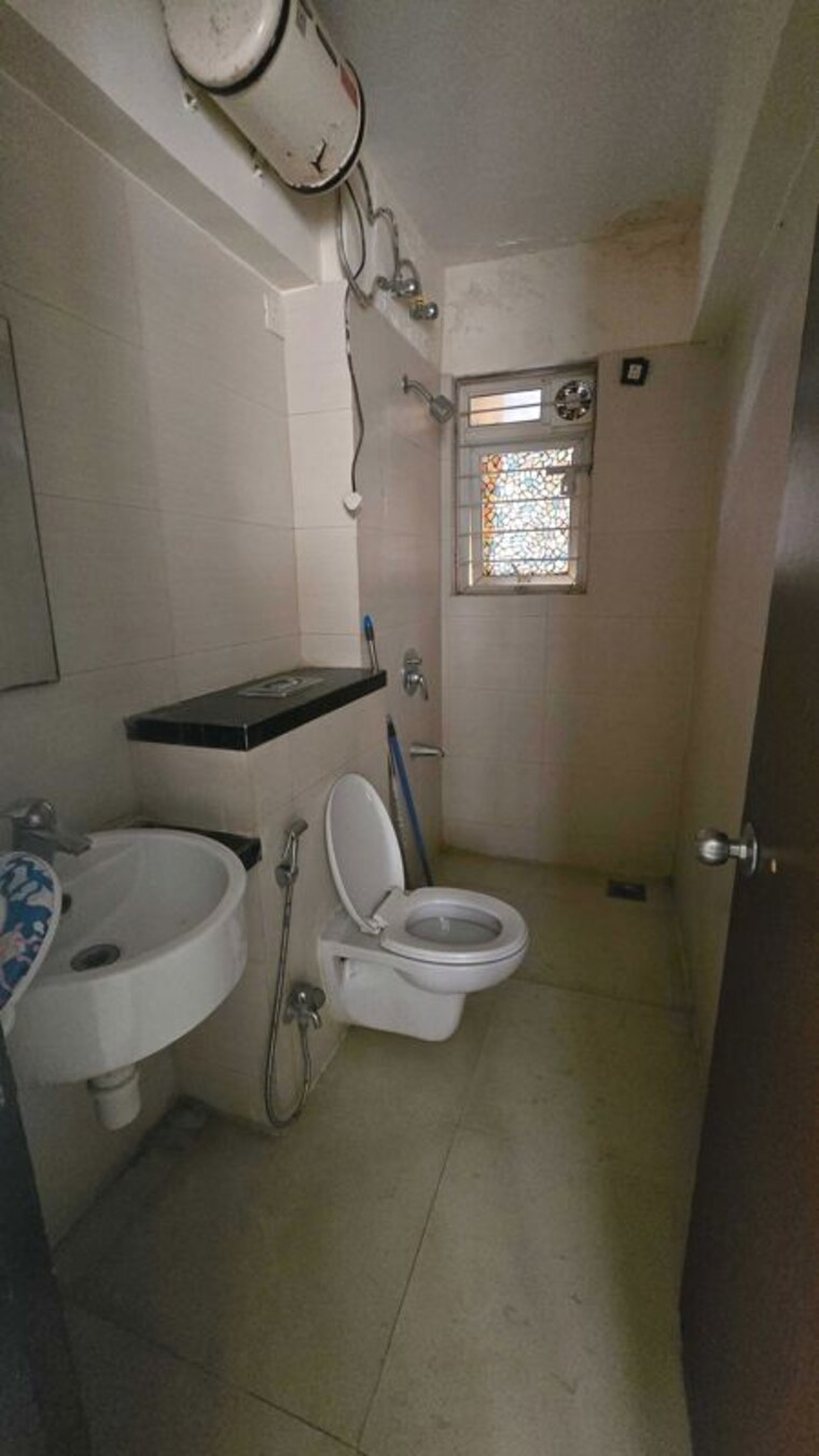 Bathroom, runwal-the-orchard-residency 2 Bedroom 721 Sq.Ft. Apartment In Ghatkopar West Mumbai 10433852