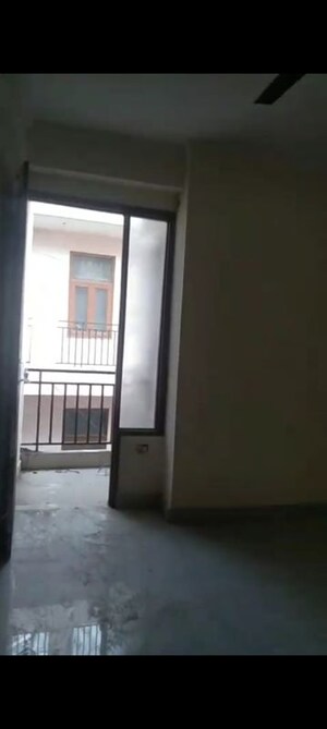 Room in 1 BHK Builder Floor at Vasant Kunj – for Rent