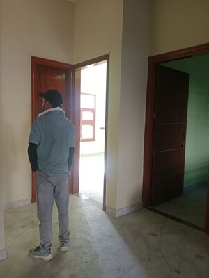 Room in 3 BHK Builder Floor at Huda – for Rent
