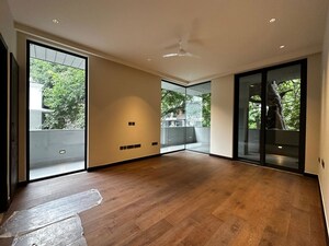 Room in 4 BHK Apartment at West End Colony – for Rent