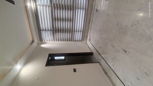 Furnished Amenities in 3 BHK Builder Floor at South City 1 – for Rent