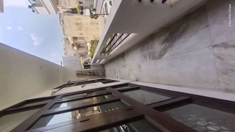 Balcony, south city 1 3 Bedroom 18000 Sq.Ft. Builder Floor In South City 1 Gurgaon 10433924