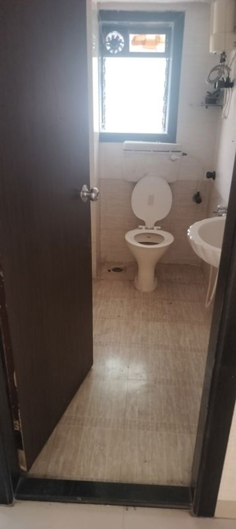 Bathroom, venus-apartment-andheri-west 2 Bedroom 800 Sq.Ft. Apartment In Andheri West Mumbai 10433964