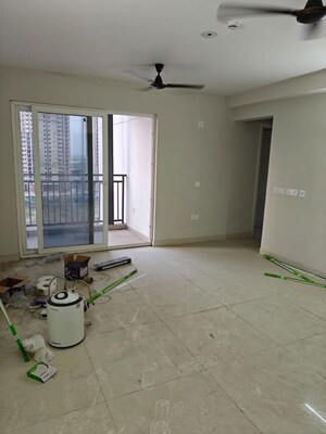 Room in 3 BHK Apartment at Eldeco Live By The Greens, Sector 150 – for Sale