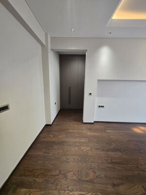 Room in 4 BHK Builder Floor at Nirvana Country – for Sale