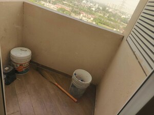 Furnished Amenities in 2 BHK Apartment at ACE Parkway, Sector 150 – for Sale