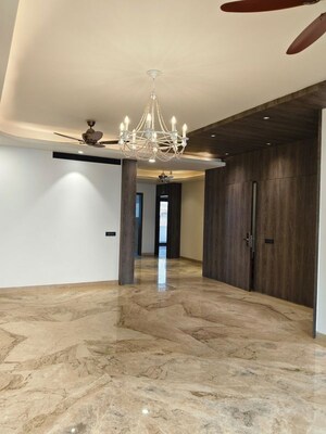 Room in 4 BHK Builder Floor at Sushant Lok I – for Sale