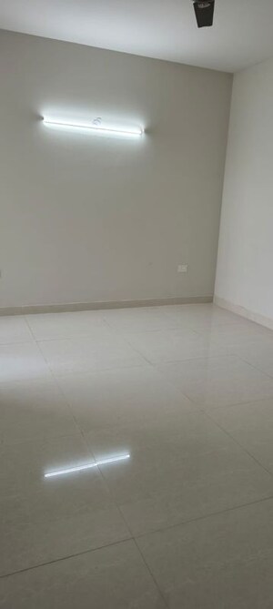 Room in 3 BHK Apartment at Eldeco Live By The Greens, Sector 150 – for Rent