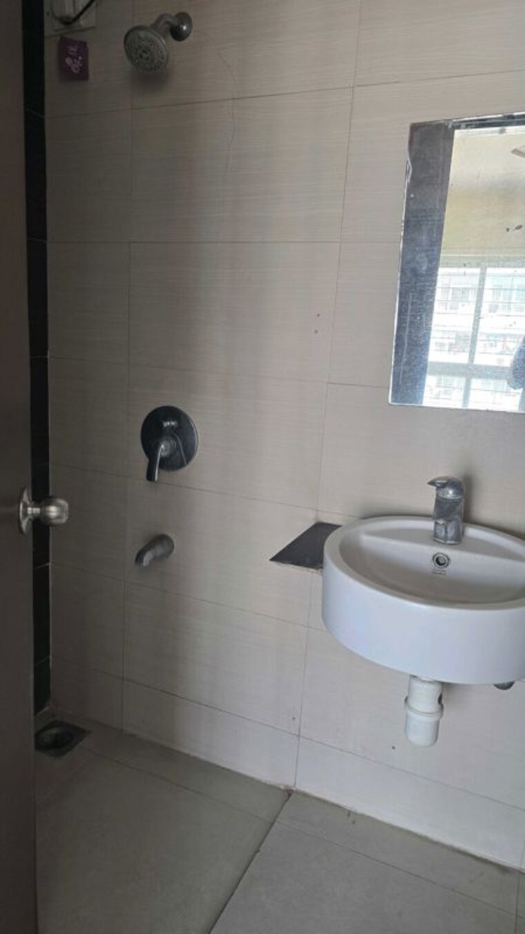 Bathroom, runwal-the-orchard-residency 2 Bedroom 721 Sq.Ft. Apartment In Ghatkopar West Mumbai 10433970