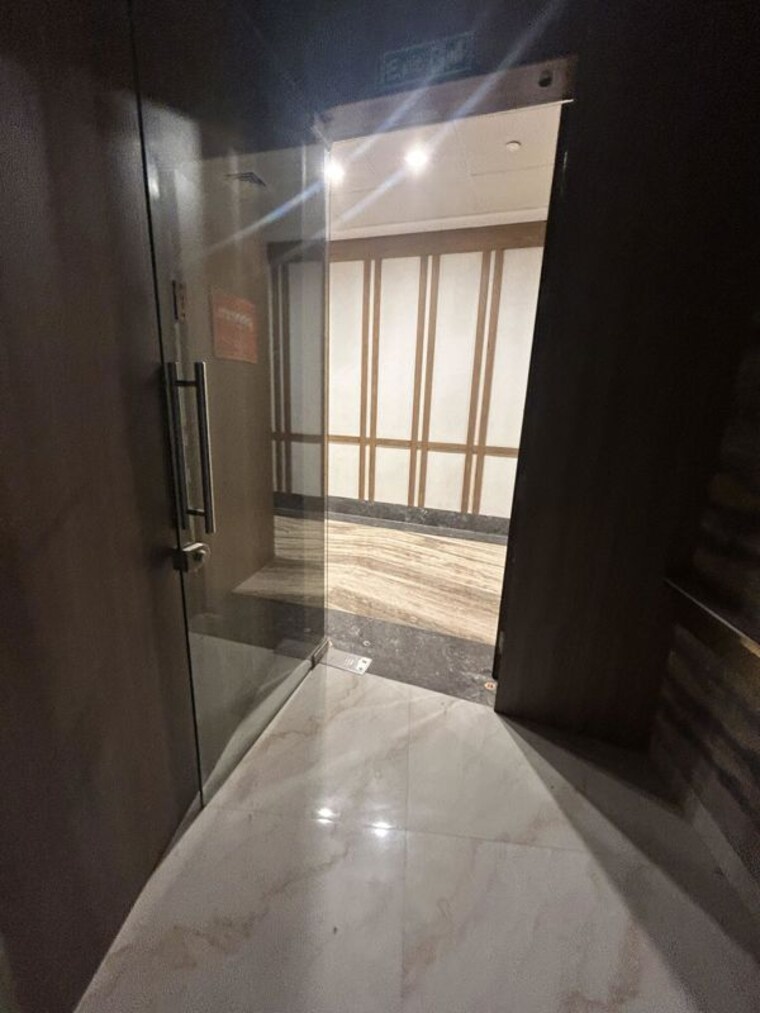 undefined, one-lodha-place Commercial Office Space 1090 Sq.Ft. In Lower Parel Mumbai 10434035