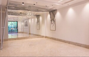 Room in 4 BHK Builder Floor at Sushant Lok I – for Sale