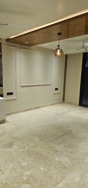 Room in 4 BHK Builder Floor at Sushant Lok I – for Sale