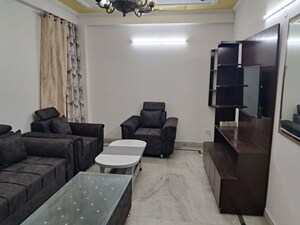 Team Area in 2 BHK Builder Floor at Saket – for Rent