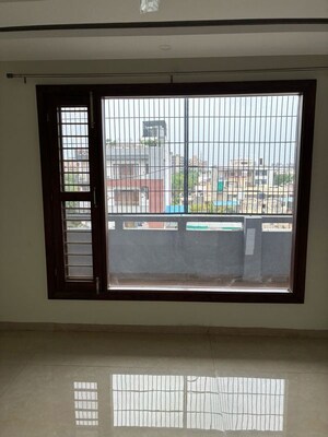 Room in 3 BHK Builder Floor at Sector 21c – for Sale