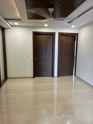 Room in 3 BHK Builder Floor at Sector 21c – for Sale