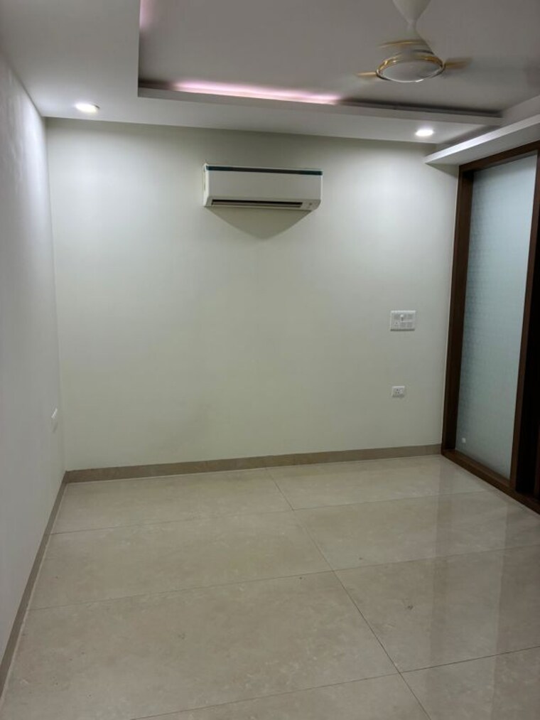 Room, sector 21c 3 Bedroom 2475 Sq.Ft. Builder Floor In Sector 21c Faridabad 10434041