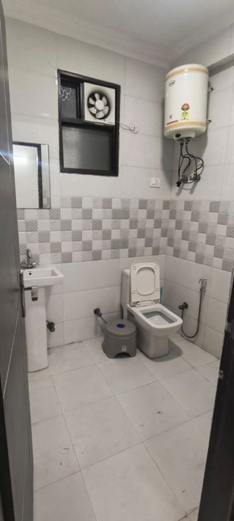 Bathroom, malviya nagar 4 Bedroom 3000 Sq.Ft. Builder Floor In Malviya Nagar Delhi 10434050