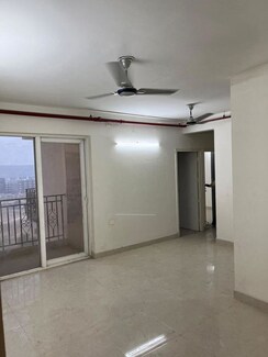 2.5 BHK + Study Room Apartment For Sale in Signature Global Golf Greens