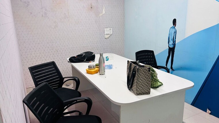Team Area, sector 2 Commercial Office Space 700 Sq.Ft. In Sector 2 Noida 10434068