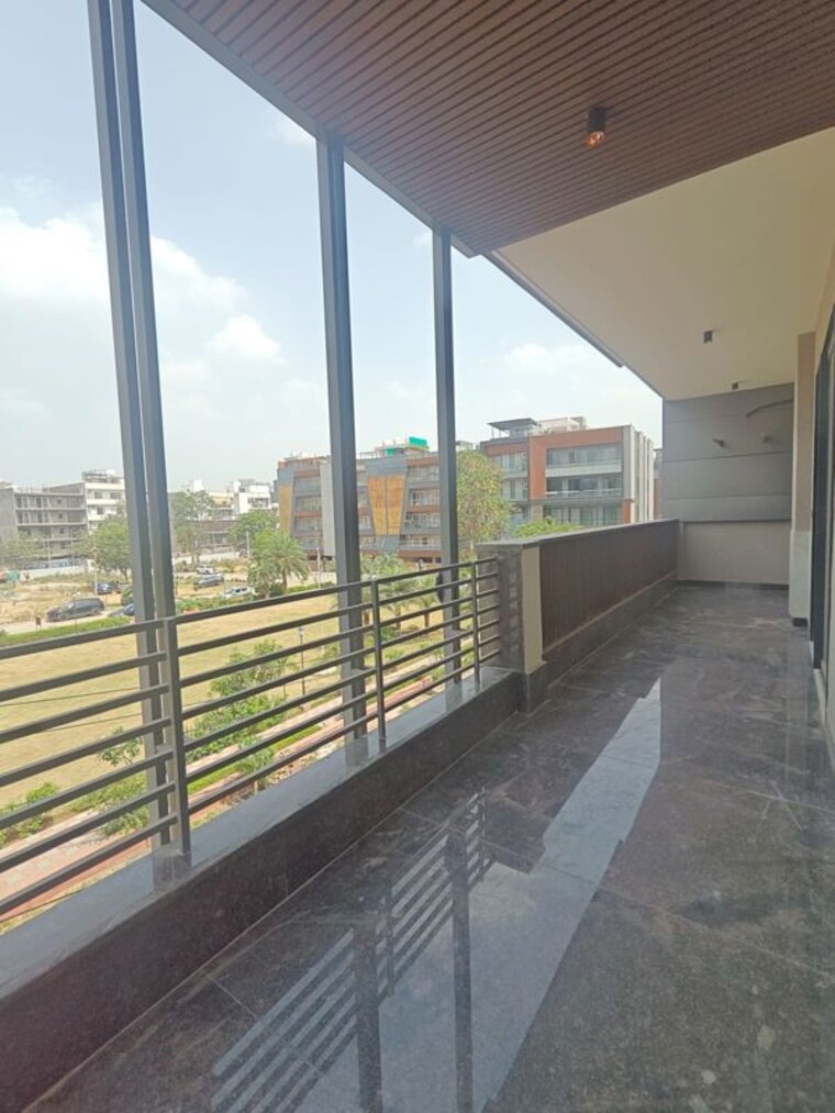 Balcony, raheja-atlantis 3 Bedroom 2350 Sq.Ft. Apartment In Sector 31 Gurgaon 10434072