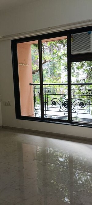 2 BHK Apartment For Rent in Chrysalis Apartment, Juhu