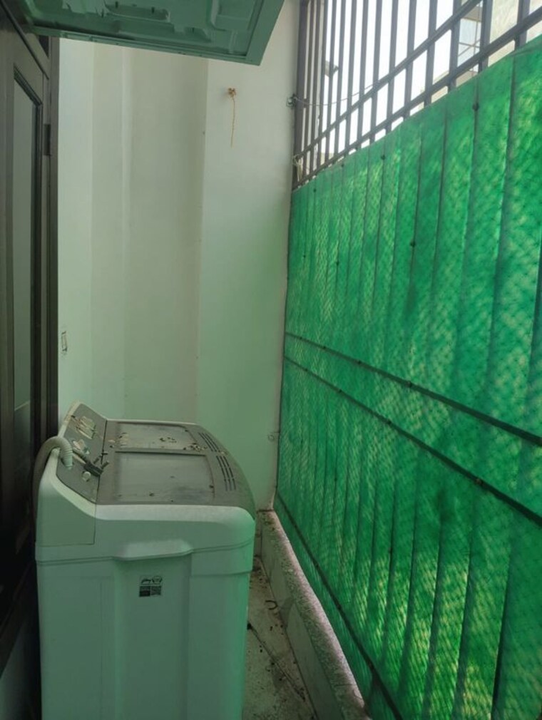 Bathroom, neb sarai 1 Bedroom 450 Sq.Ft. Builder Floor In Neb Sarai Delhi 10434089