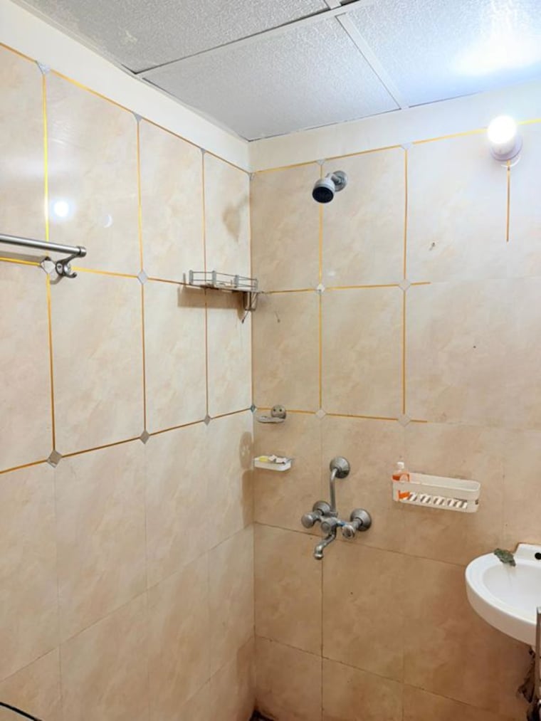 Bathroom, avl-36-gurgaon 1 Bedroom 400 Sq.Ft. Apartment In Sector 36 Gurgaon 10434108