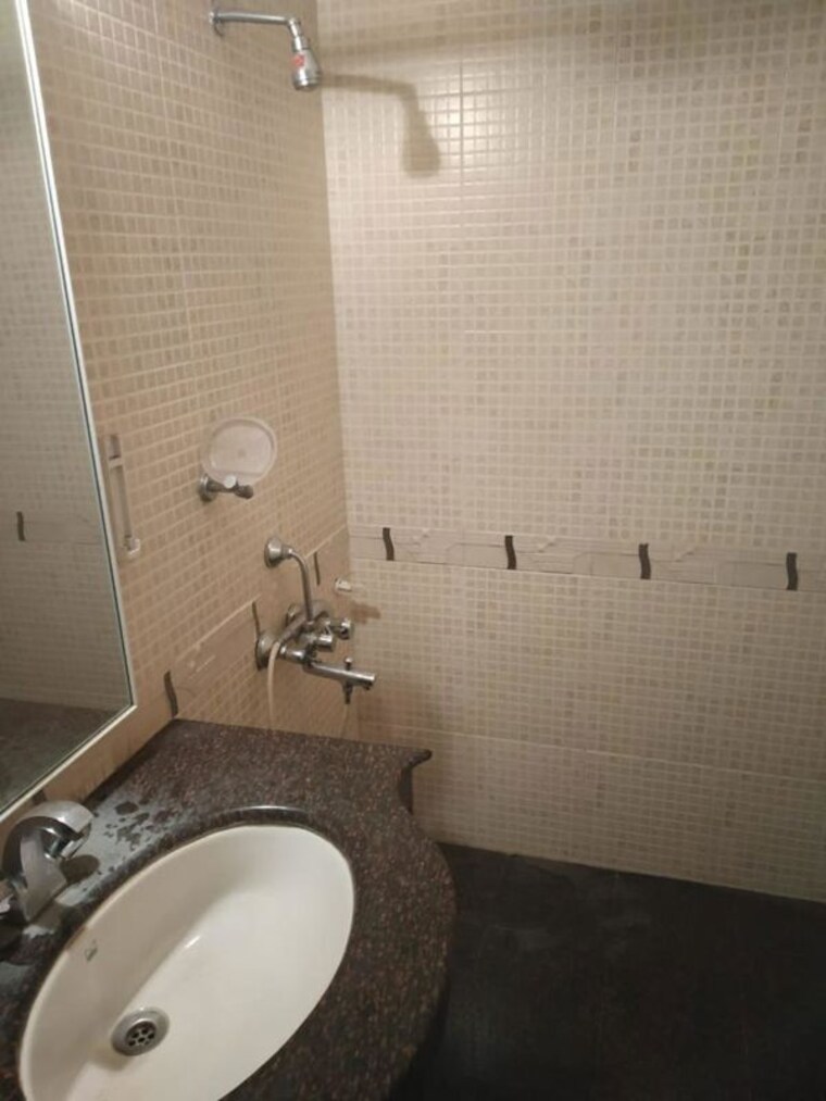 Bathroom, raheja-vistas-phase-ii 2 Bedroom 1150 Sq.Ft. Apartment In Mohammadwadi Pune 10434140