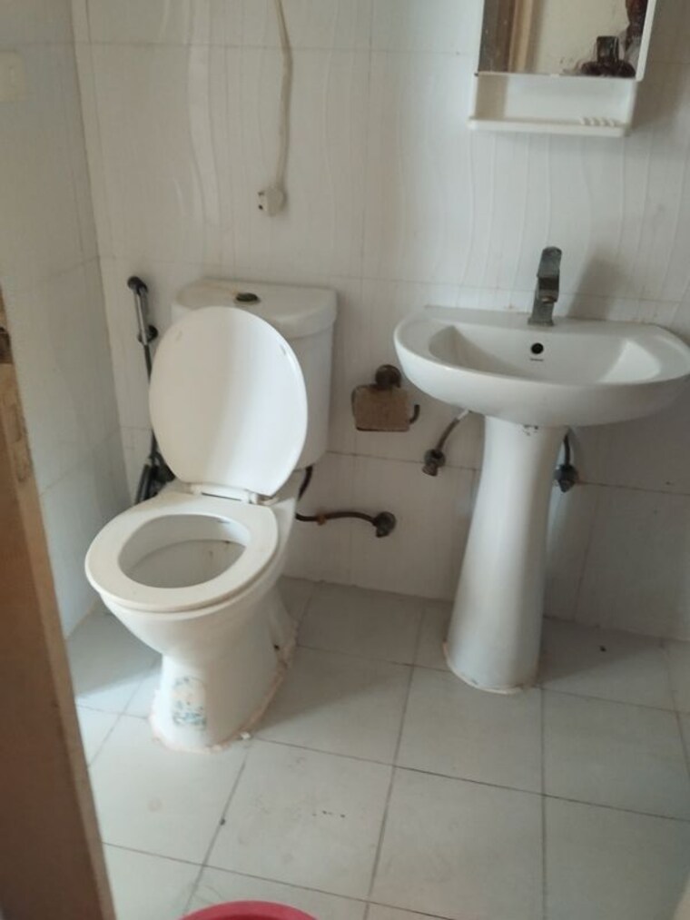 Bathroom, supertech-cape-town 2 Bedroom 1082 Sq.Ft. Apartment In Sector 74 Noida 10434077