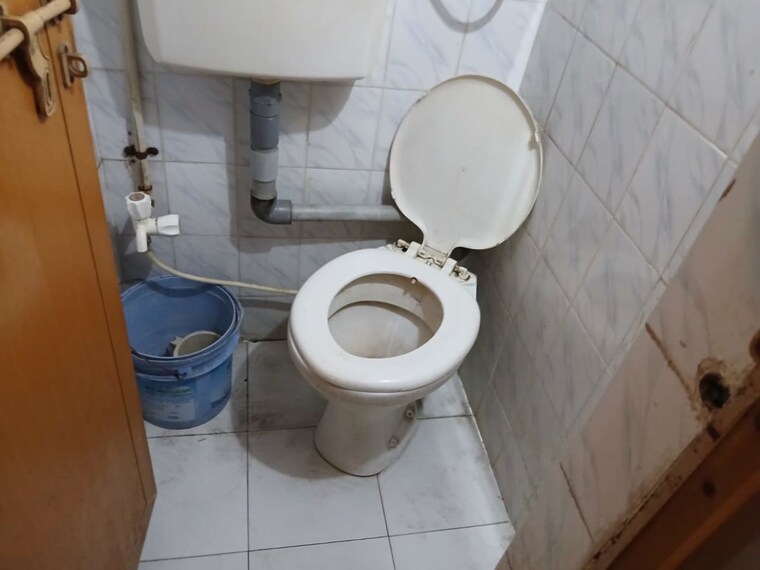 Bathroom, vejalpur 1 Bedroom 150 Sq.Ft. Apartment In Vejalpur Ahmedabad 10434154