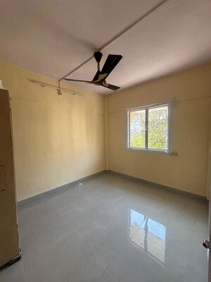 Room in 3 BHK Apartment at Acropolis CHS, Vile Parle West – for Sale