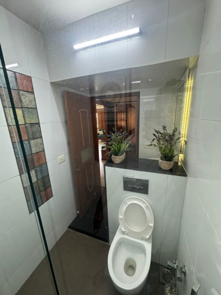 Bathroom, bodakdev 3 Bedroom 2000 Sq.Ft. Apartment In Bodakdev Ahmedabad 10434181