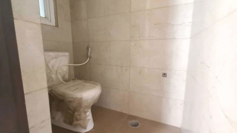 Bathroom, ace-parkway 3.5 Bedroom 2190 Sq.Ft. Apartment In Sector 150 Noida 10434173