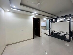 Room in 3 BHK Builder Floor at Chattarpur – for Rent
