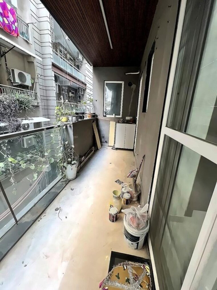 Balcony, chattarpur 3 Bedroom 1996 Sq.Yd. Builder Floor In Chattarpur Delhi 10434201