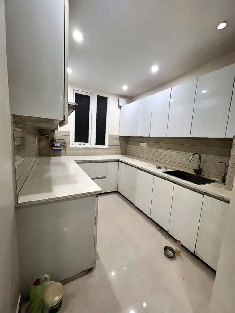 Kitchen, chattarpur 3 Bedroom 1996 Sq.Yd. Builder Floor In Chattarpur Delhi 10434201