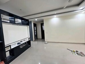 Room in 3 BHK Builder Floor at Chattarpur – for Rent