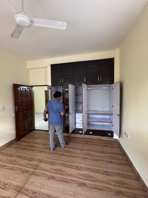 Parking in 2 BHK Builder Floor at Sector 57 – for Rent