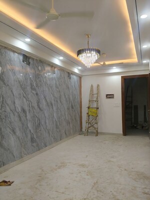 Room in 3 BHK Builder Floor at Sector 73 – for Sale