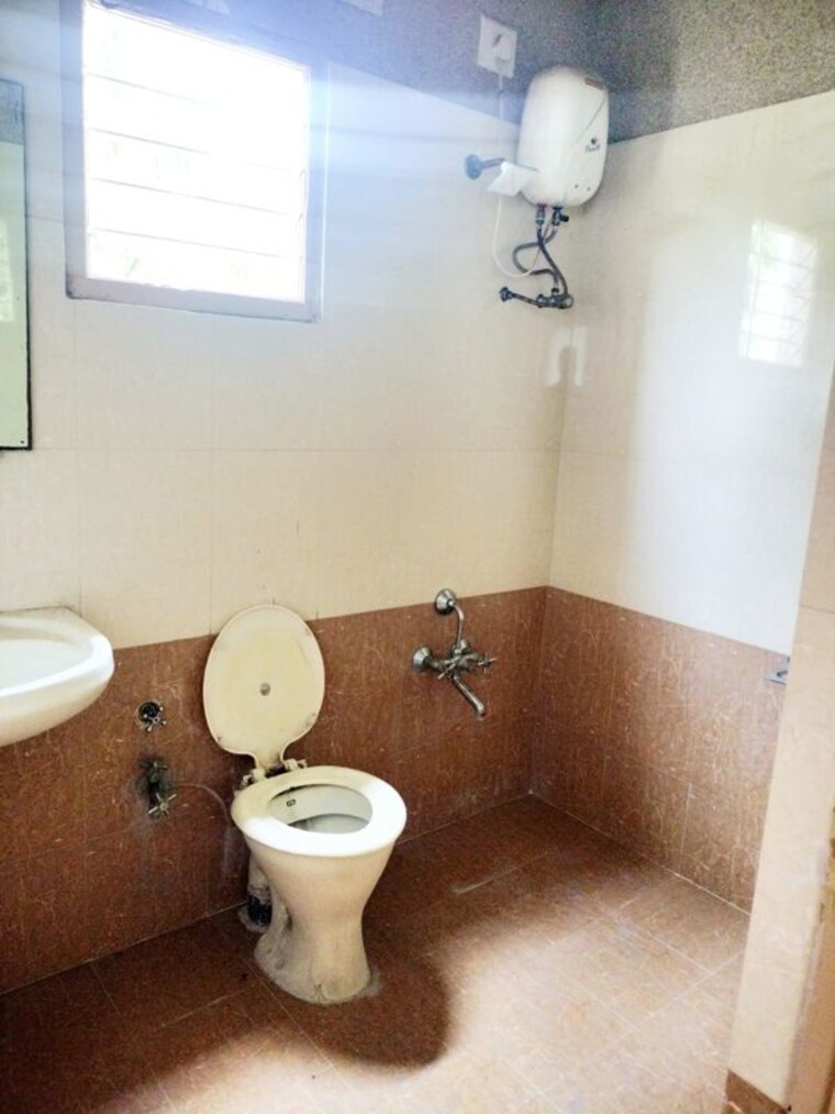 Bathroom, sgp-upasana-apartment 3 Bedroom 1800 Sq.Ft. Apartment In Ambawadi Ahmedabad 10434248