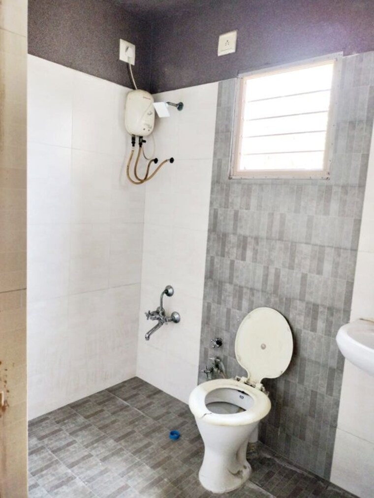 Bathroom, sgp-upasana-apartment 3 Bedroom 1800 Sq.Ft. Apartment In Ambawadi Ahmedabad 10434248