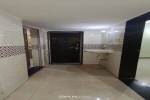 Room in 2 BHK Apartment at Jivraj Park – for Rent