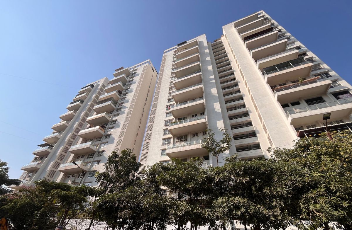 3.5 BHK + Servant Room 2000 Sq.Ft. Apartment in Kolte Patil Tuscan Estate Signature Meadows