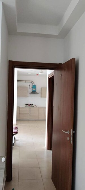 Room in 1.5 BHK Apartment at Bhartiya Nikoo Homes, Thanisandra Main Road – for Rent
