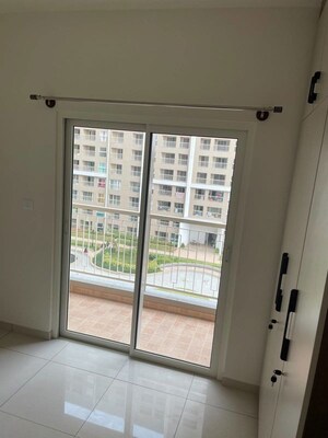Room in 2 BHK Apartment at Sobha Dream Gardens, Thanisandra Main Road – for Rent