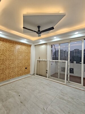 Room in 4 BHK Apartment at Shriram Residency, Ahinsa Khand 2 – for Sale