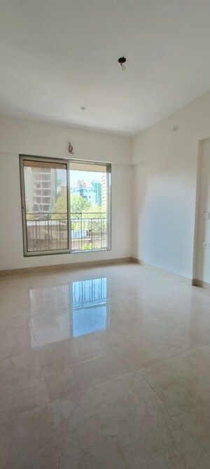 Room in 3 BHK Apartment at Hum Vishal 1, Borivali West – for Sale